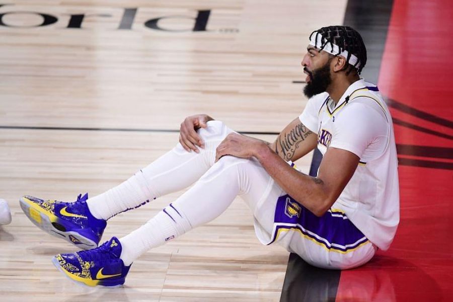 porter des Kobe aux pieds